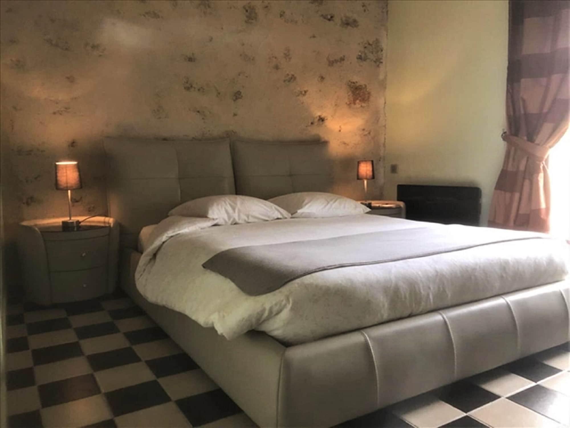 Auberge Du Manet モンティニー・ル・ブルトンヌー エクステリア 写真